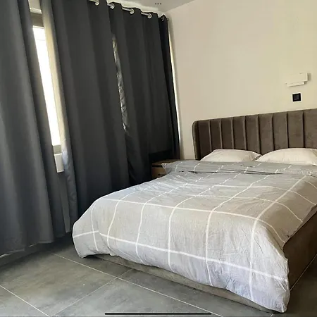 Apartment Exclusive Ladadika 3 *